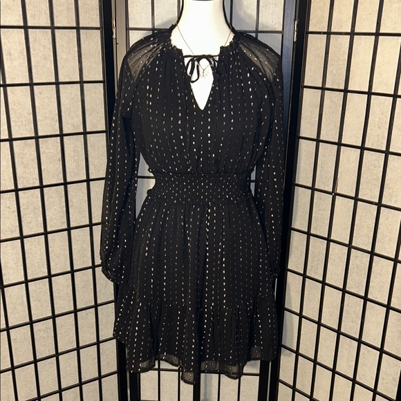 Old Navy Dresses & Skirts - Old Navy Elegant Black Dress with Silver Sparkles